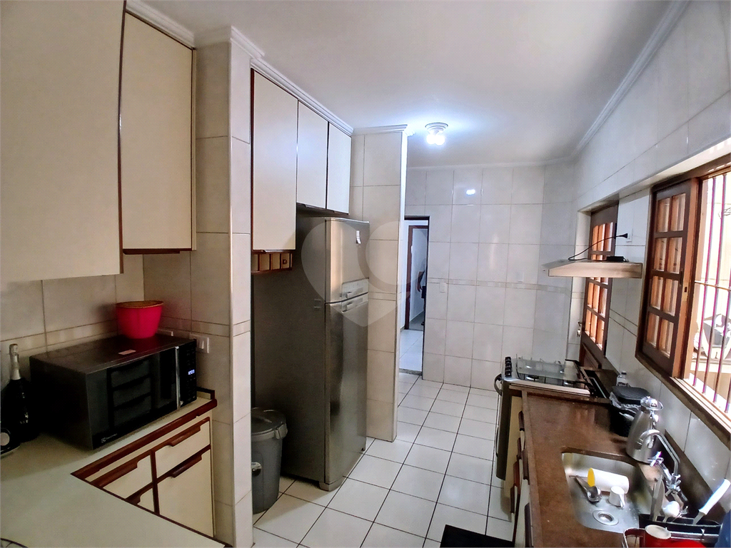 Sobrado reformado no Bortolândia com 3 dormitórios, garagem fechada 