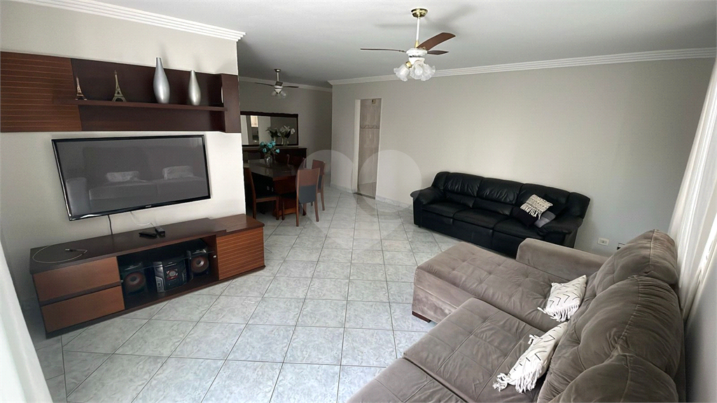 Apartamento à venda na Praia Grande 125m², 3 quartos, 1 vaga e piscina na Vila Tupi