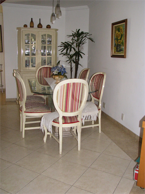 sobrado em condominio fechado