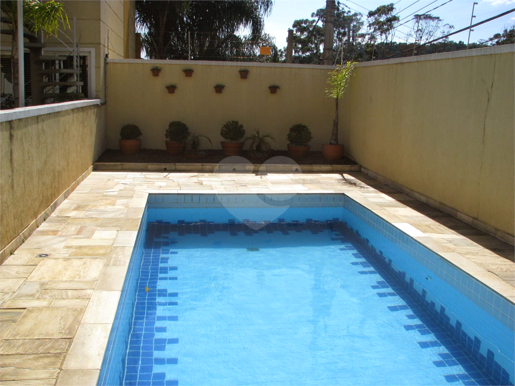 sobrado em condominio fechado