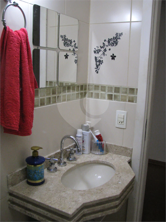 sobrado em condominio fechado