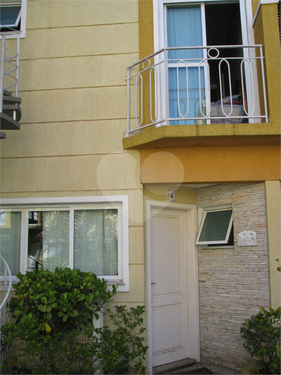 sobrado em condominio fechado