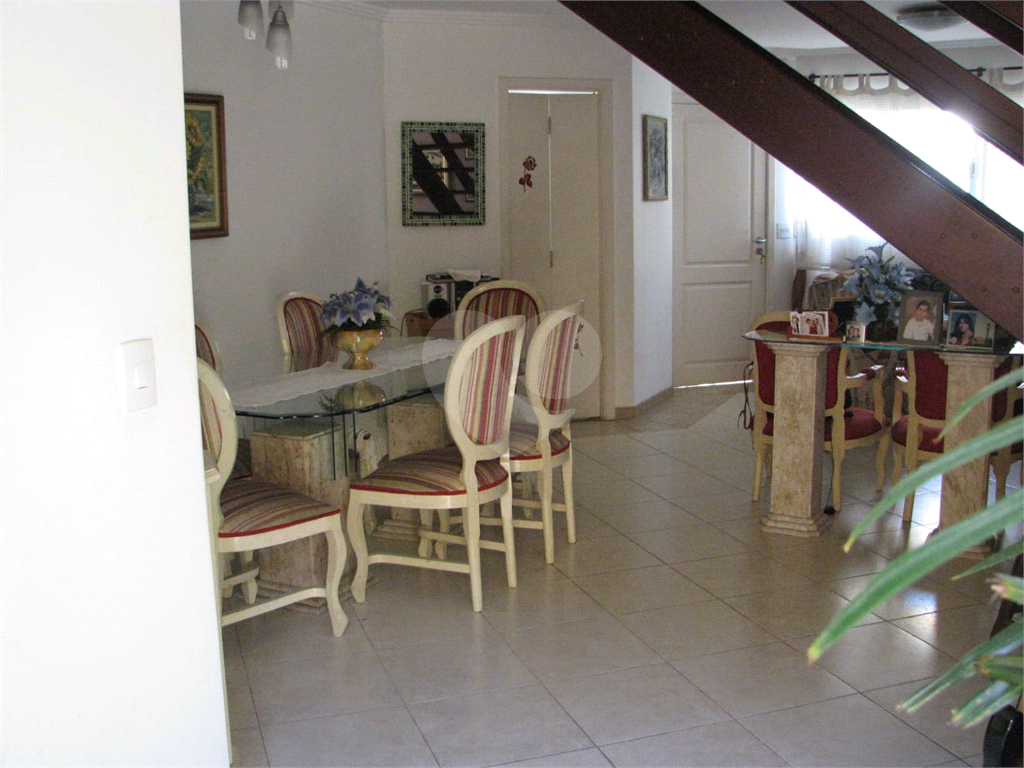 sobrado em condominio fechado