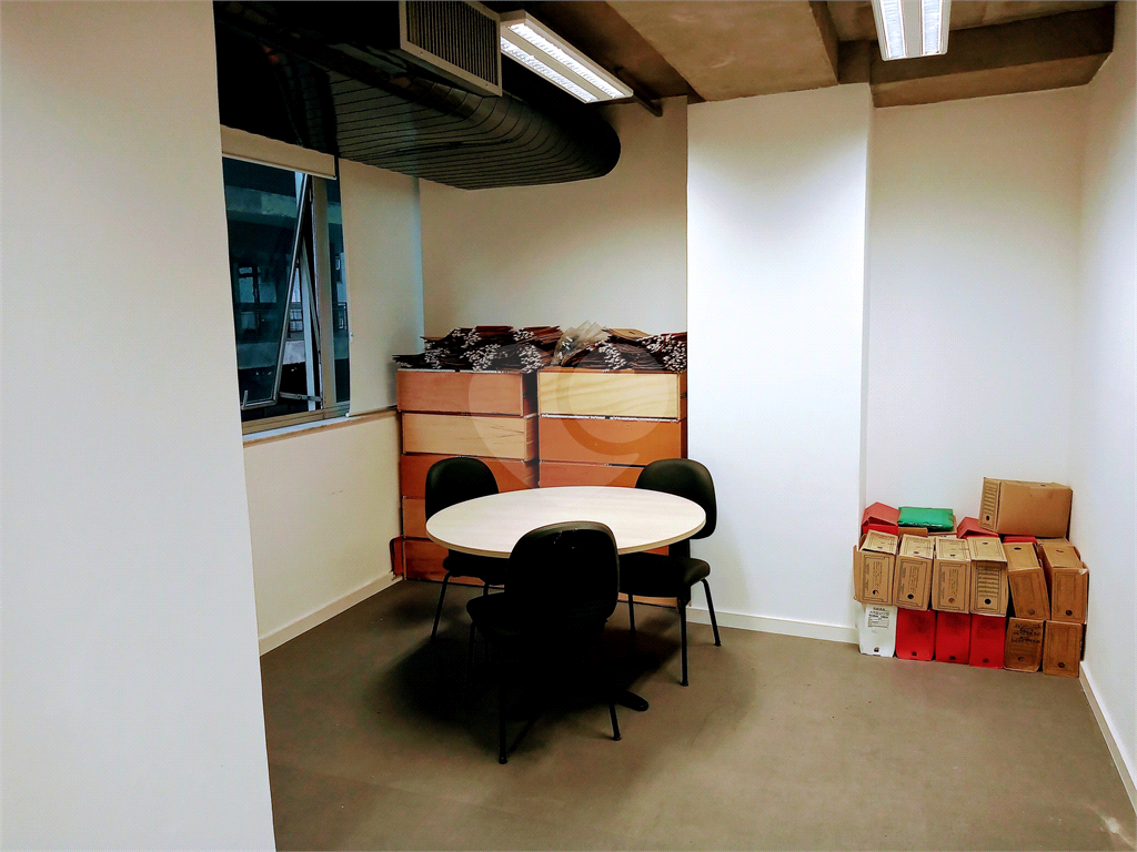 ÓTIMA SALA COMERCIAL COM 360M² NA REPÚBLICA
