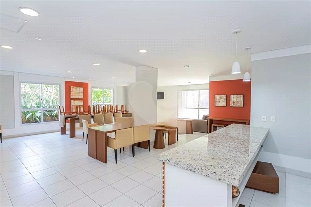 Apartamento Parque São Domingos 3 suítes, e 5 banheiros no total, 2 vagas de garagem e deposito