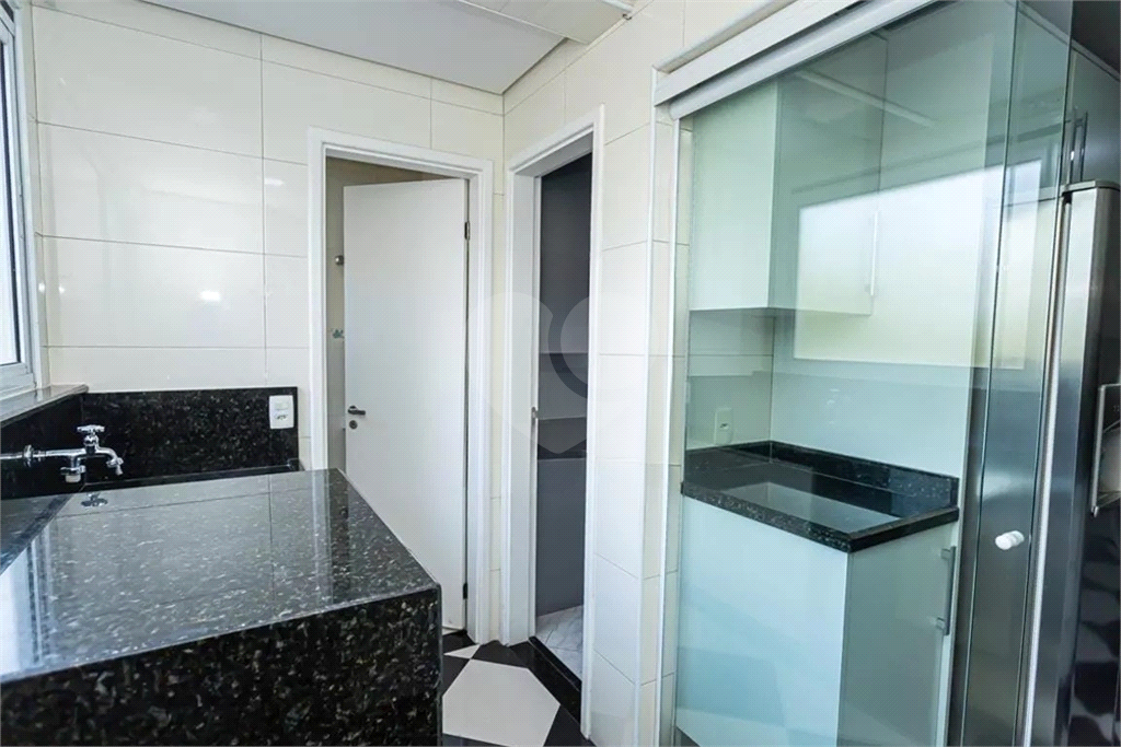 Apartamento Parque São Domingos 3 suítes, e 5 banheiros no total, 2 vagas de garagem e deposito