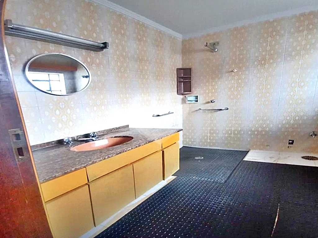 Sobrado à venda e aluguel com 6 quartos, 240m² - Foto 34