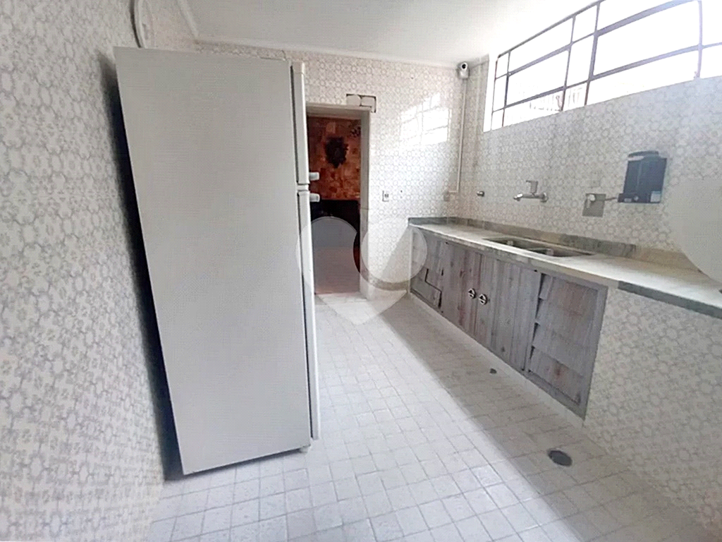 Sobrado à venda e aluguel com 6 quartos, 240m² - Foto 13