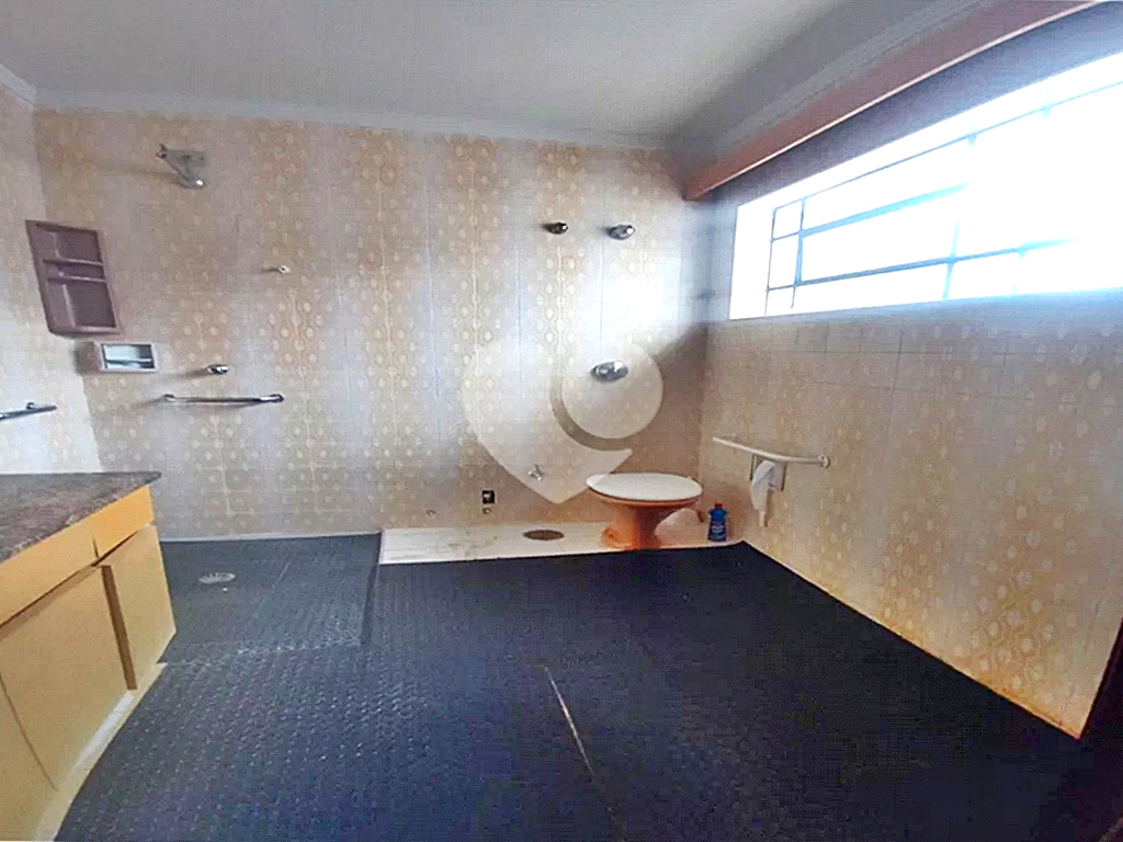 Sobrado à venda e aluguel com 6 quartos, 240m² - Foto 35