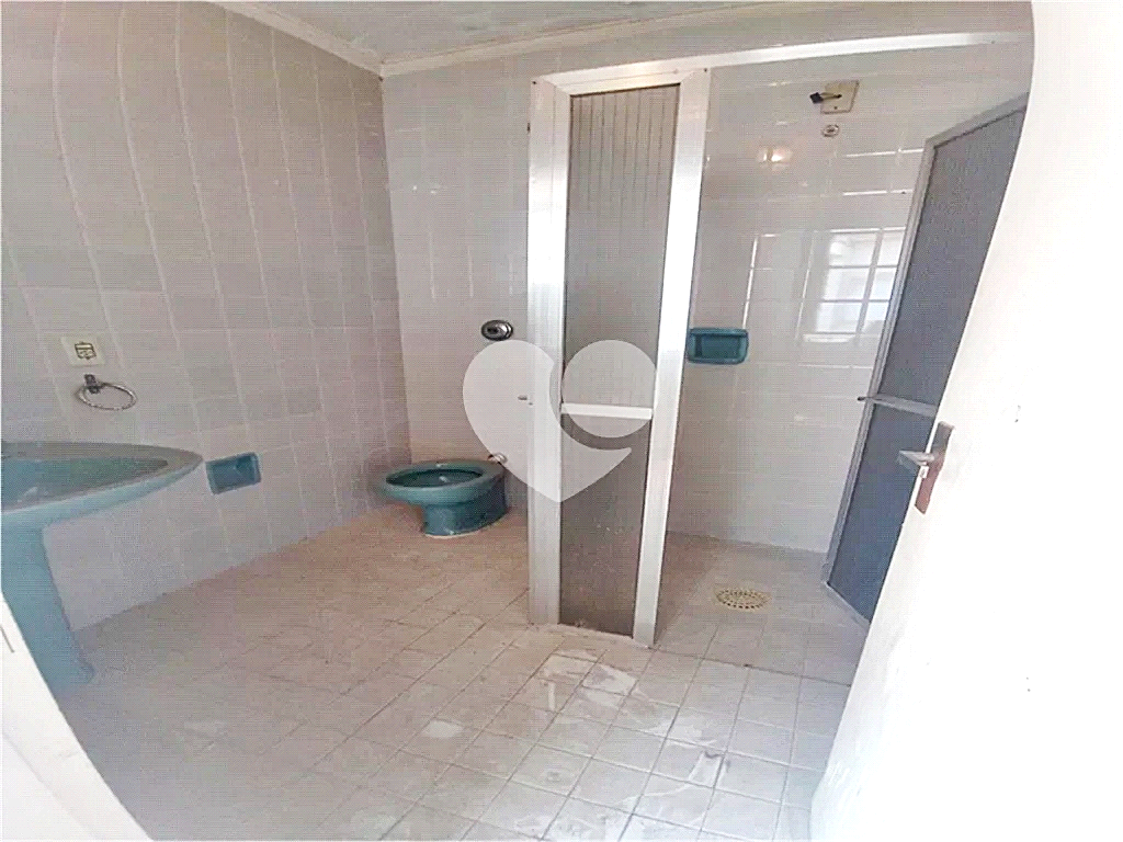 Sobrado à venda e aluguel com 6 quartos, 240m² - Foto 26