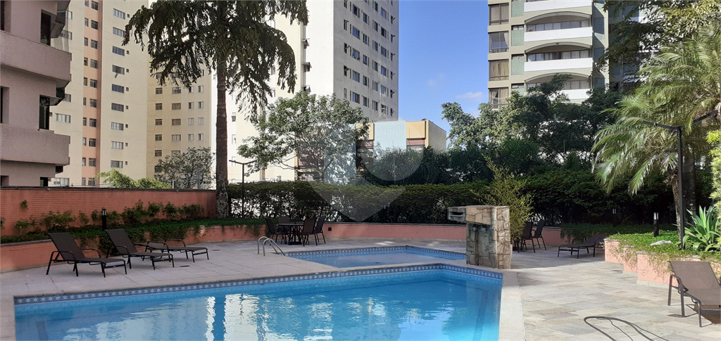APARTAMENTO em SANTANA