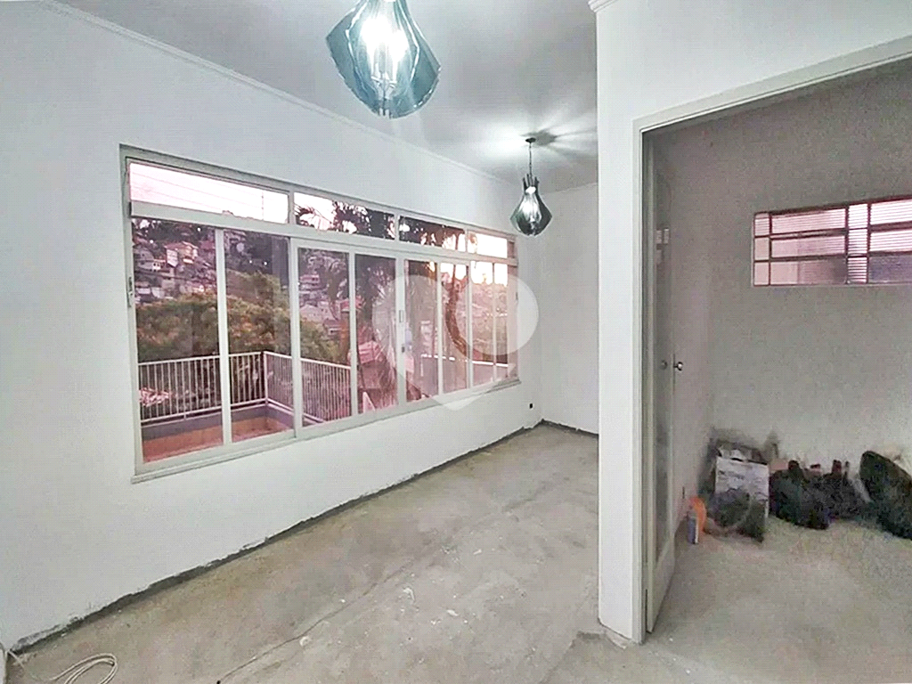 Casa à venda e aluguel com 4 quartos, 323m² - Foto 13