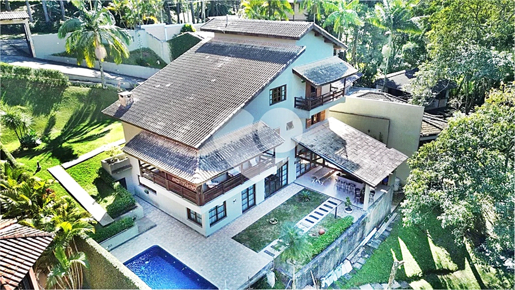 Casa de Condomínio à venda com 3 quartos, 690m² - Foto 2