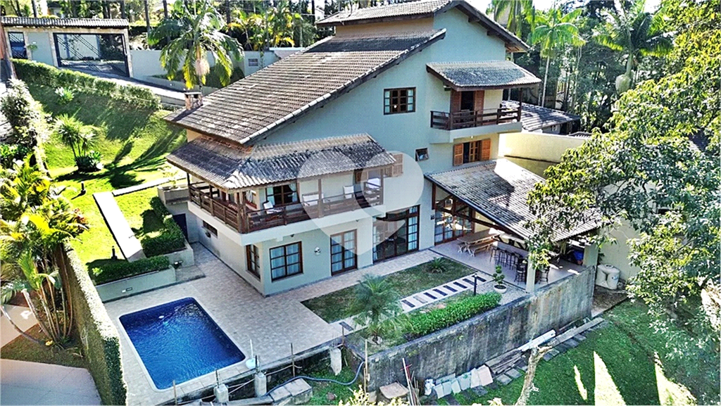 Casa de Condomínio à venda com 3 quartos, 690m² - Foto 1