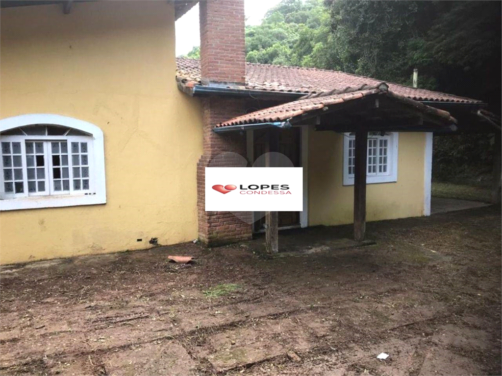 Casa à venda com 3 quartos, 250m² - Foto 1