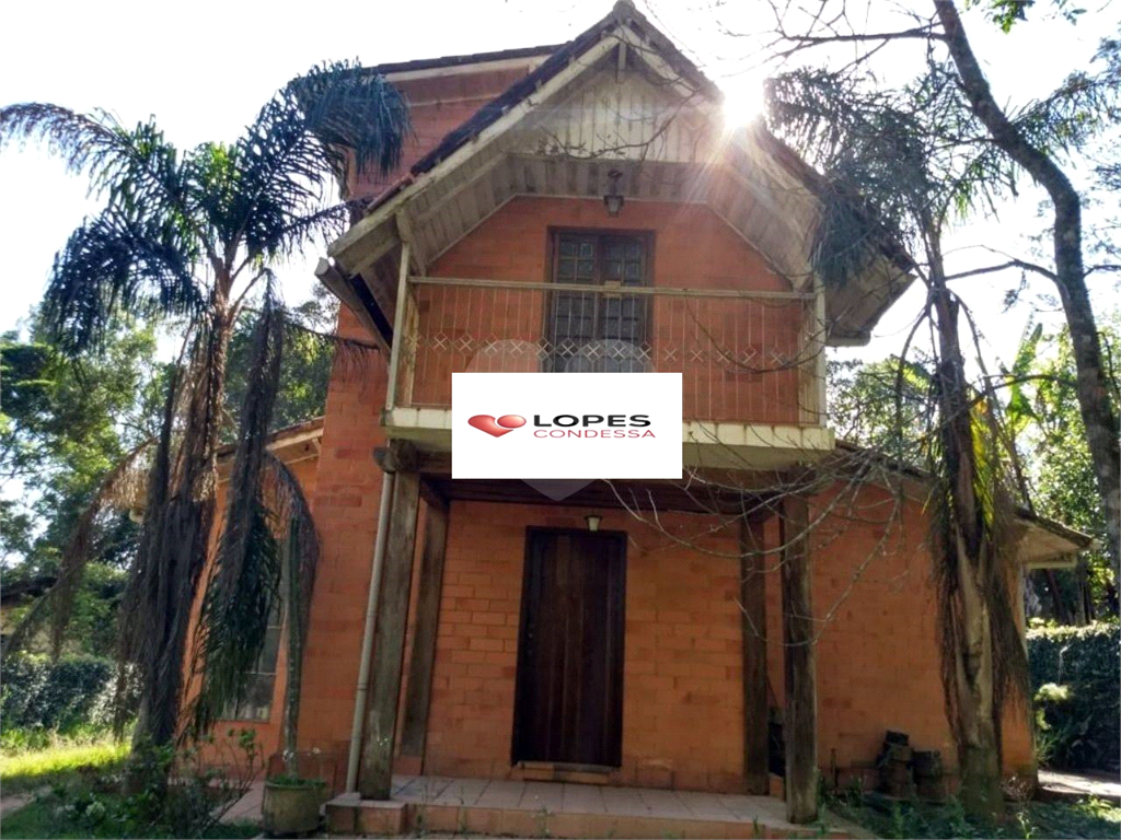 Casa em Mairiporã com 3 dormitórios sendo 1 suíte