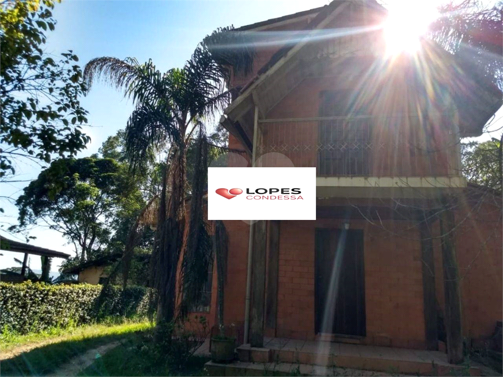 Casa em Mairiporã com 3 dormitórios sendo 1 suíte
