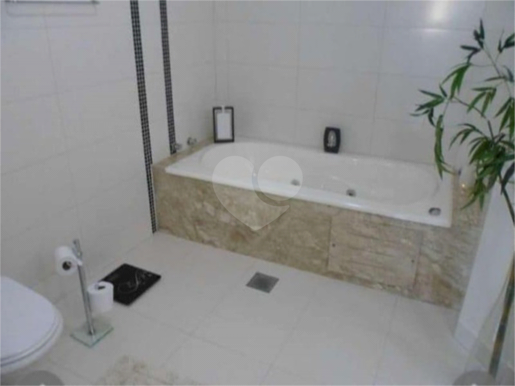 Apartamento à venda com 5 quartos, 326m² - Foto 16