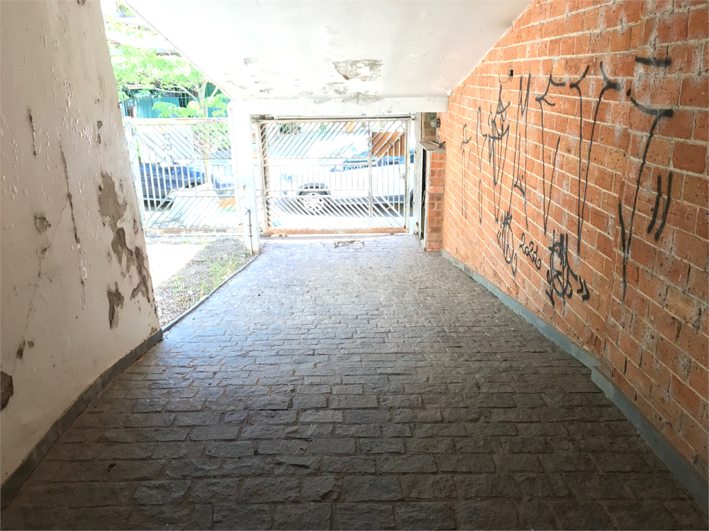OPORTUNIDADE - CASA TÉRREA PARA REFORMA - JARDIM PERI PERI