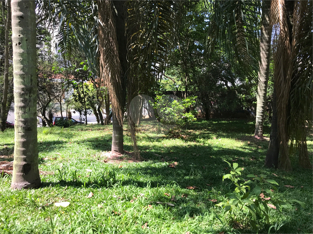 Excelente terreno localizado ao lado da Praça Maria Luiza Villares