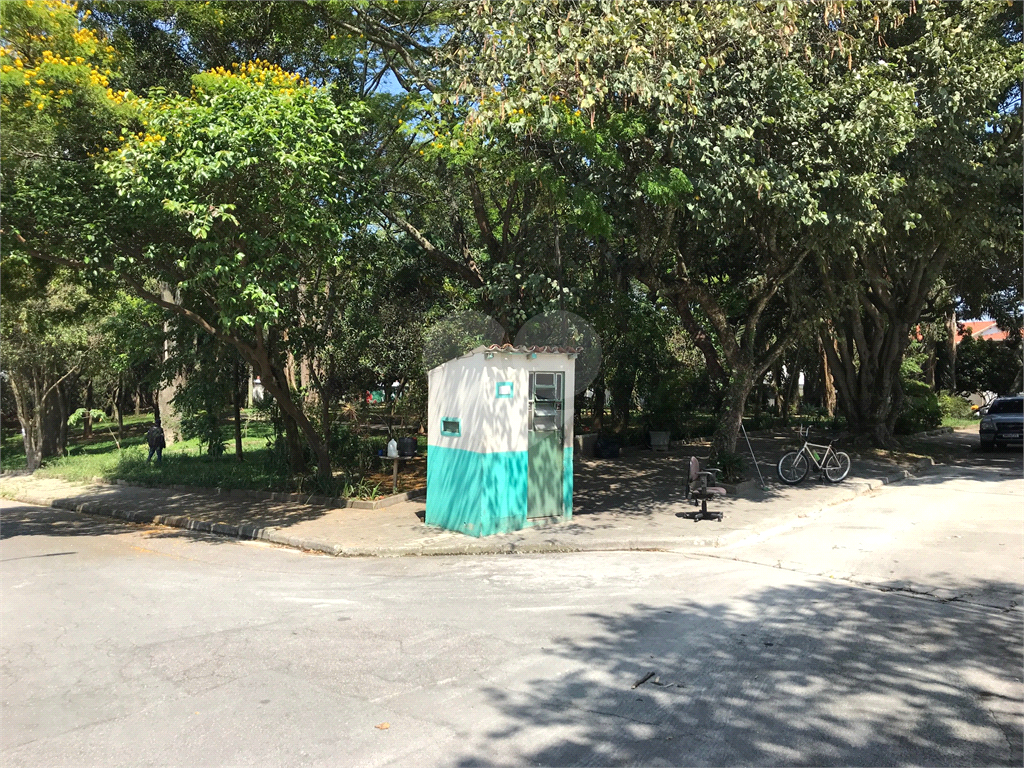 Excelente terreno localizado ao lado da Praça Maria Luiza Villares