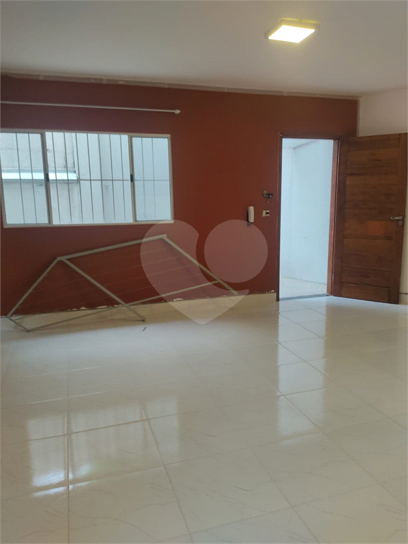 Sobrado em cond fechado, 2 vgs a 500 mt do metrô P. Inglesa. 