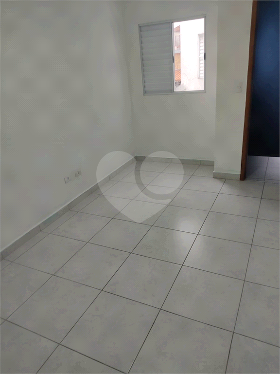 Sobrado em cond fechado, 2 vgs a 500 mt do metrô P. Inglesa. 