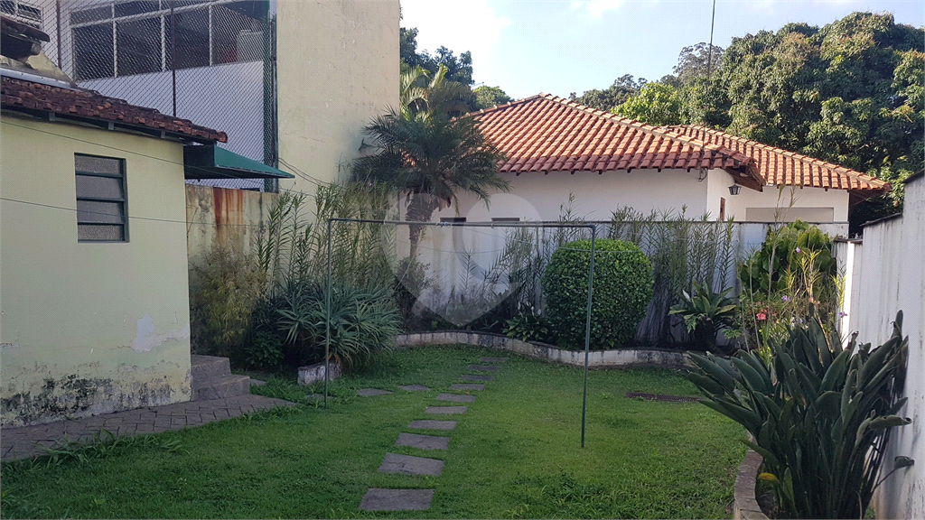 SOBRADO em HORTO FLORESTAL