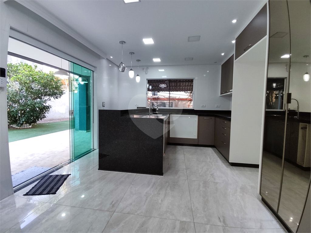 Vendo sobrado 3 suítes, com quintal px. Vila Rosalia - Guarulhos