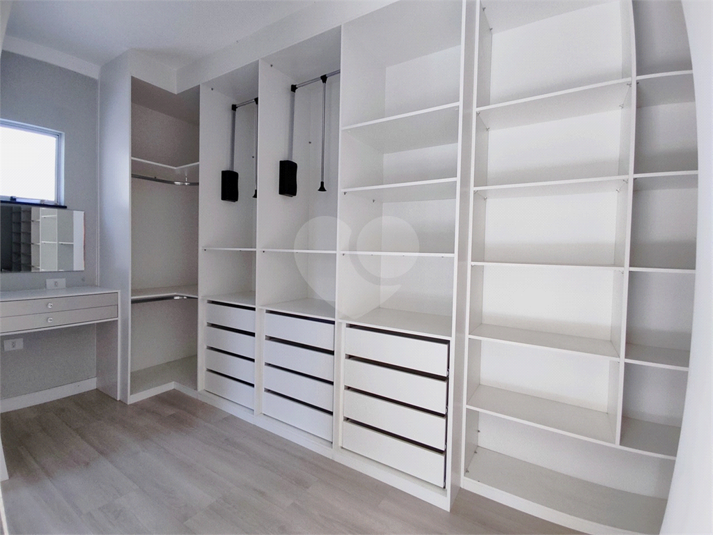 Vendo sobrado 3 suítes, com quintal px. Vila Rosalia - Guarulhos