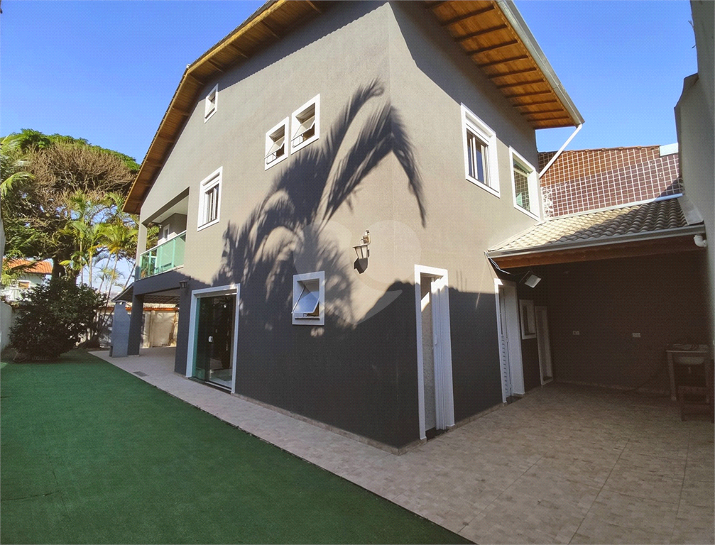 Vendo sobrado 3 suítes, com quintal px. Vila Rosalia - Guarulhos