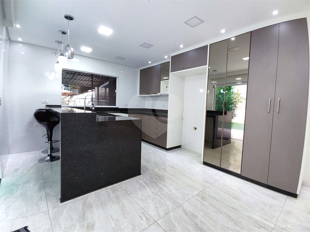 Vendo sobrado 3 suítes, com quintal px. Vila Rosalia - Guarulhos