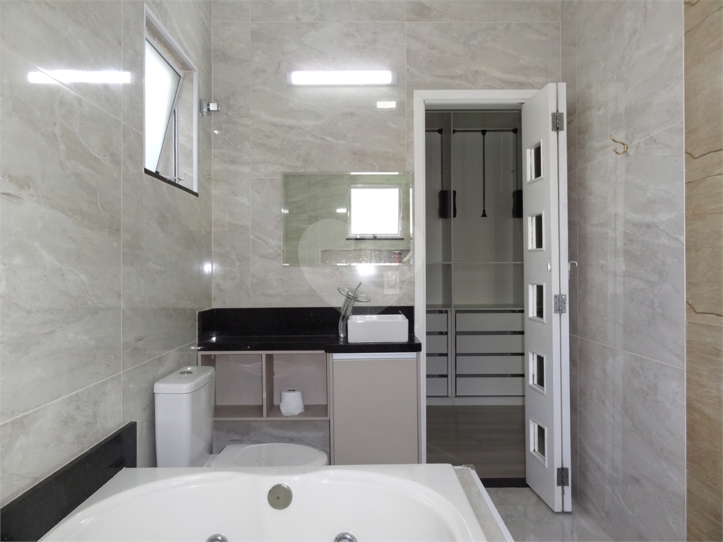 Vendo sobrado 3 suítes, com quintal px. Vila Rosalia - Guarulhos