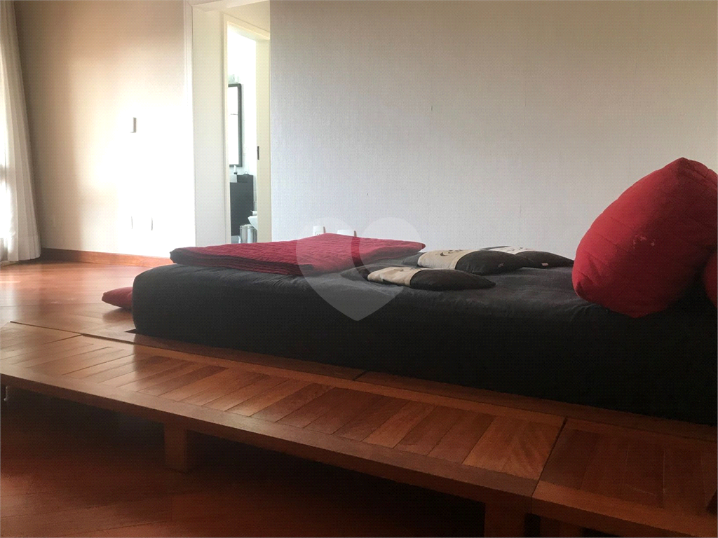 Casa de Condomínio à venda com 4 quartos, 300m² - Foto 3