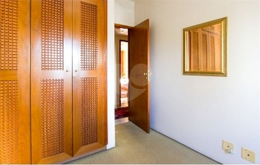 APARTAMENTO em CAMPO BELO