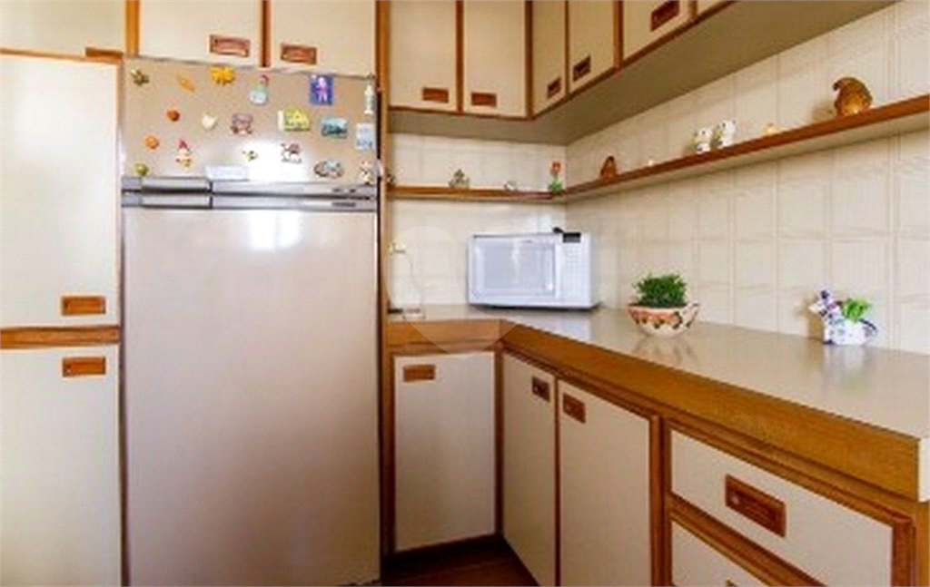 APARTAMENTO em CAMPO BELO