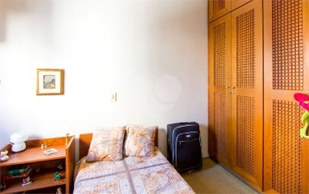 APARTAMENTO em CAMPO BELO