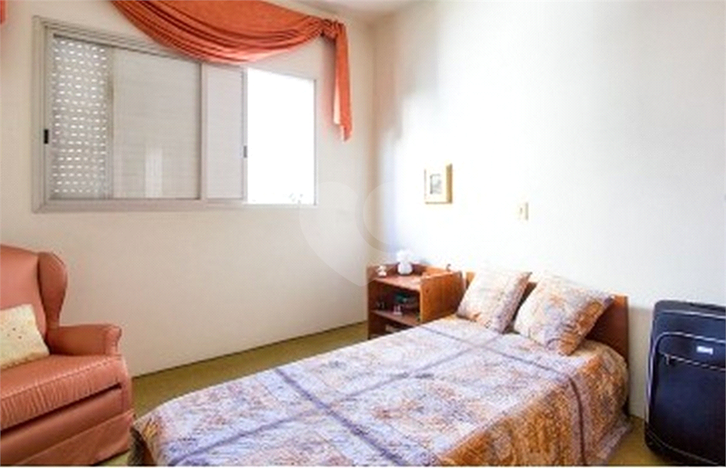 APARTAMENTO em CAMPO BELO