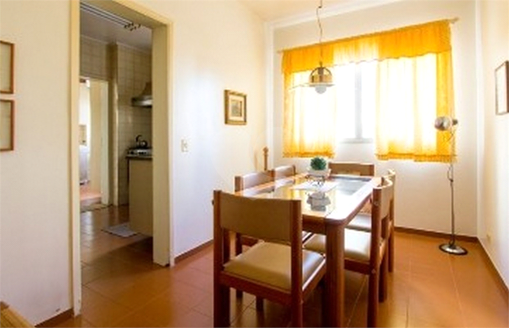 APARTAMENTO em CAMPO BELO