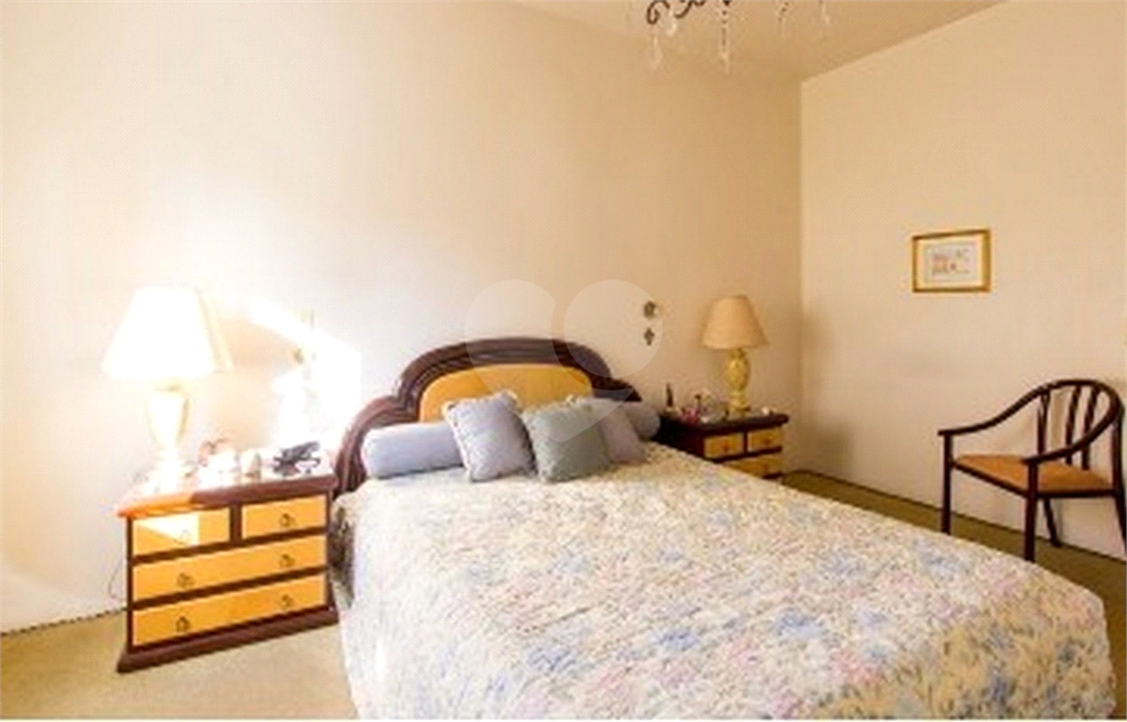 APARTAMENTO em CAMPO BELO