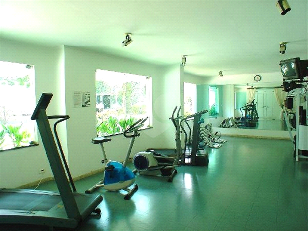 APARTAMENTO em CAMPO BELO