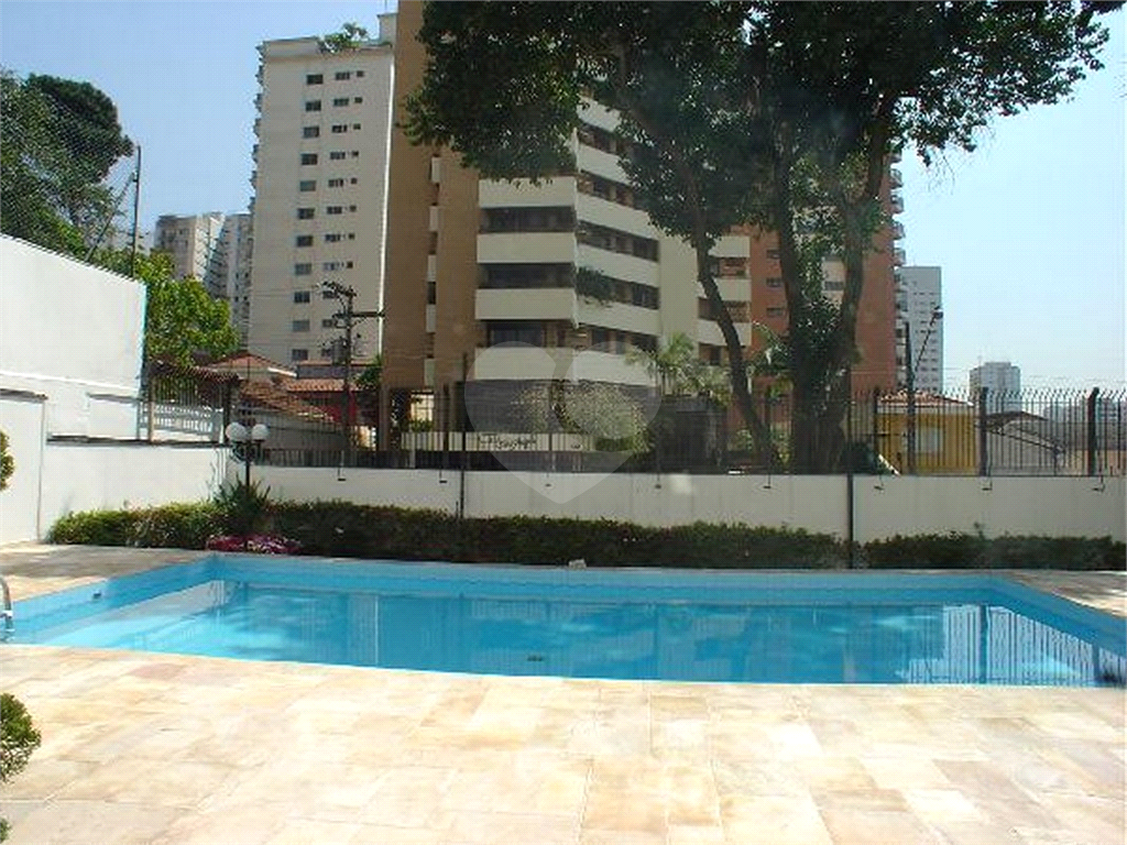APARTAMENTO em CAMPO BELO