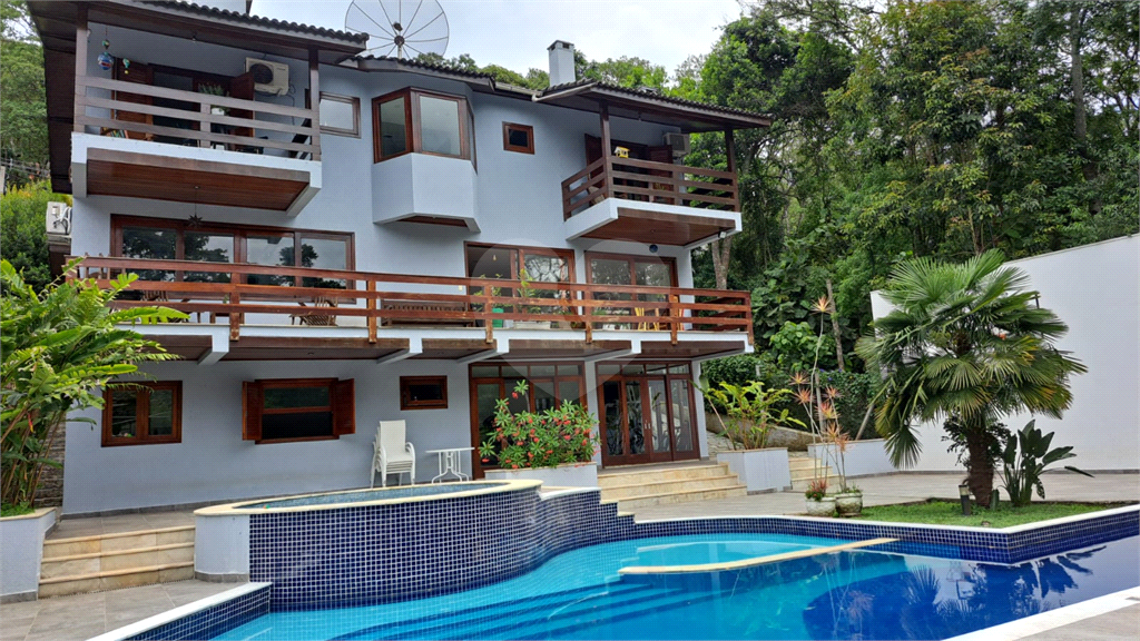 Casa de Condomínio à venda com 6 quartos, 355m² - Foto 2