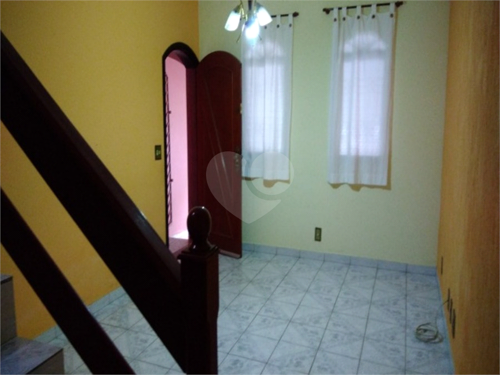 Casa à venda com 3 quartos, 135m² - Foto 1