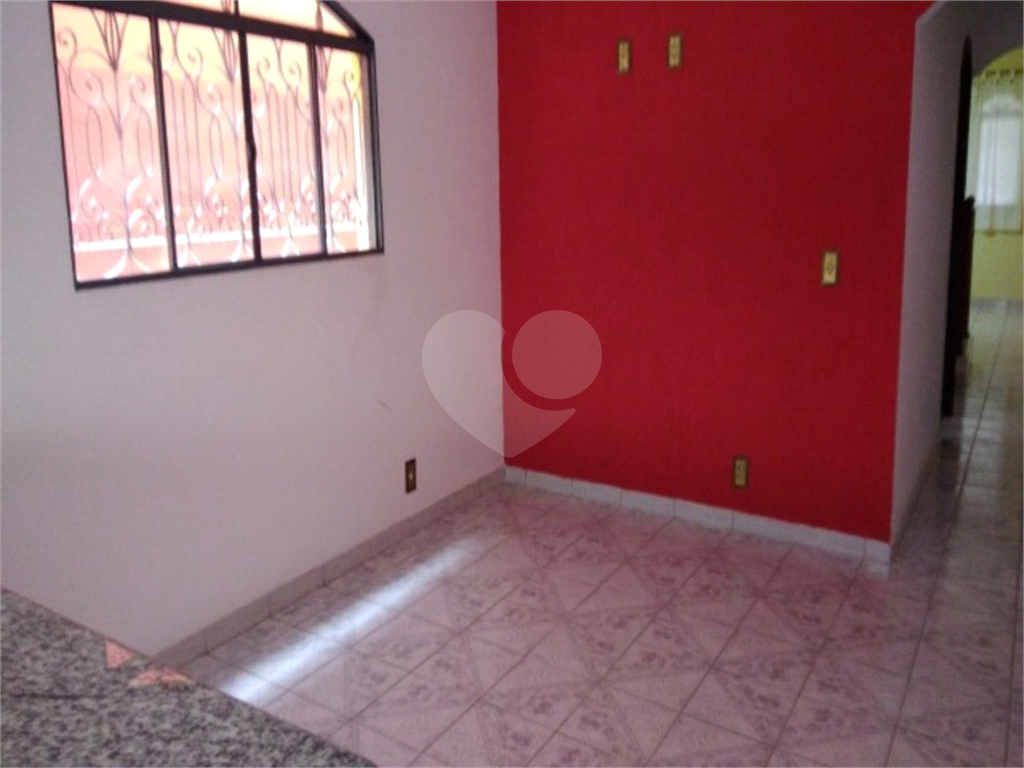 Casa à venda com 3 quartos, 135m² - Foto 3