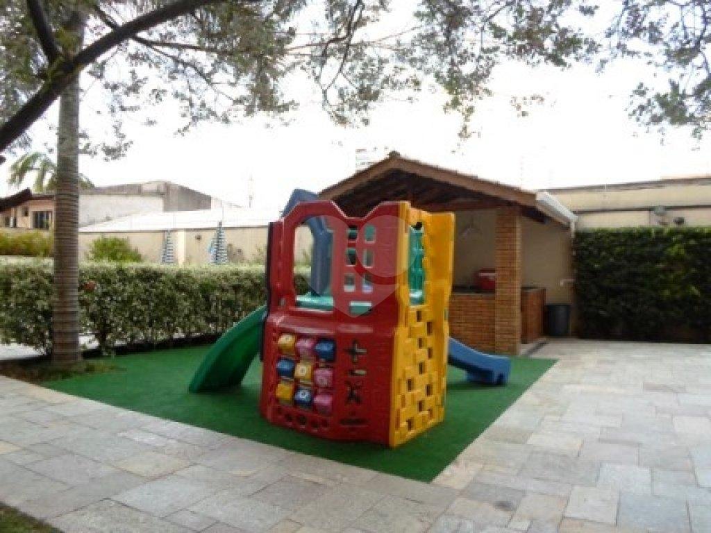 Imóvel de 96m² com ampla sala de estar com varanda 3 quartos, piscina churrasqueira playground 2 vagas de garagem Vl. Romana