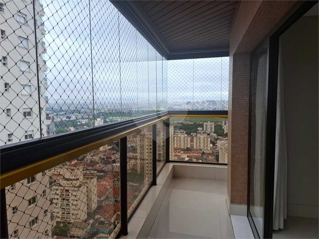 Apartamento à venda com 3 quartos, 143m² - Foto 3