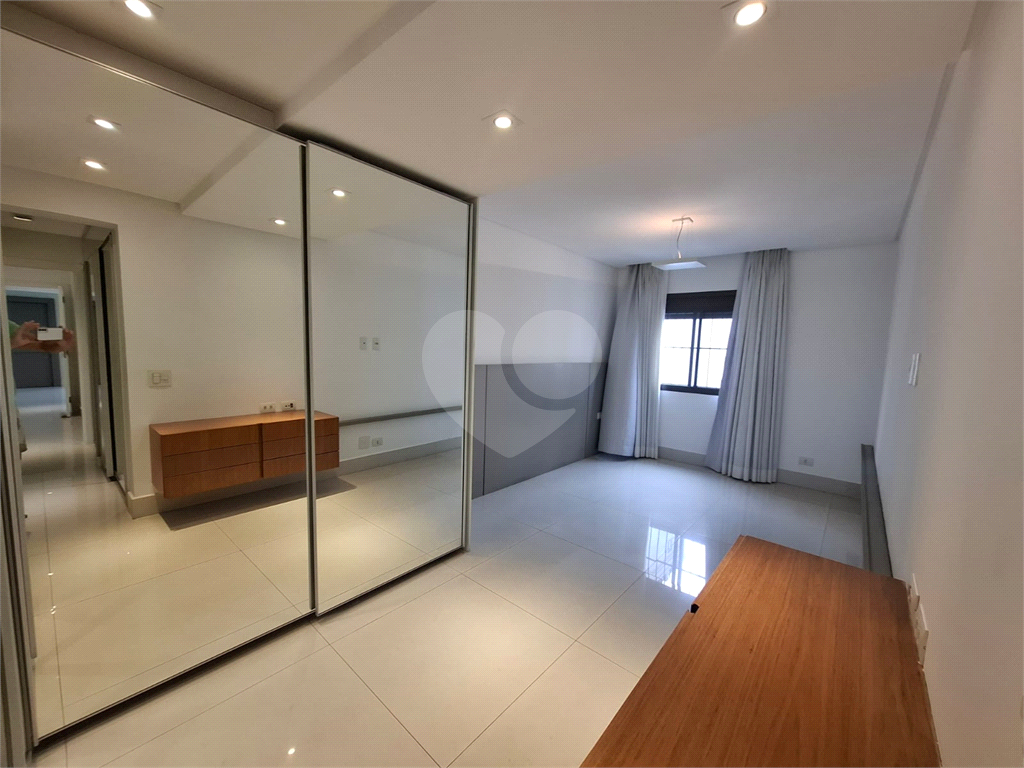 Apartamento à venda com 3 quartos, 143m² - Foto 18