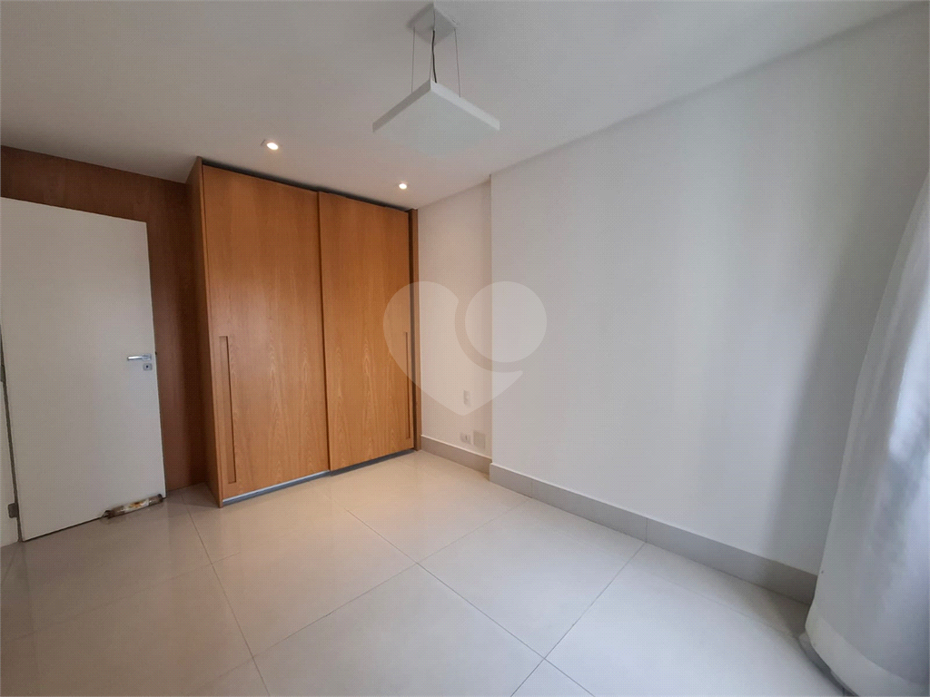 Apartamento à venda com 3 quartos, 143m² - Foto 12