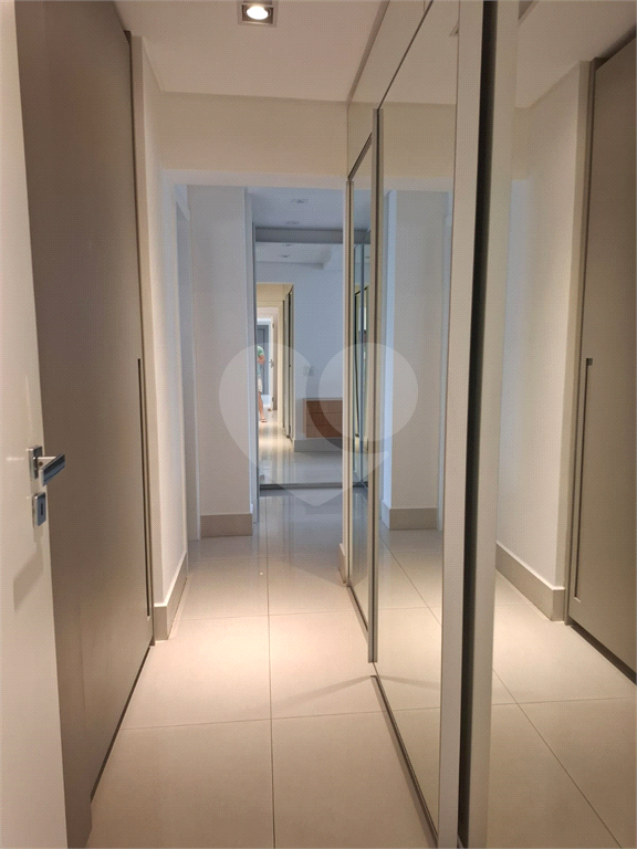 Apartamento à venda com 3 quartos, 143m² - Foto 15